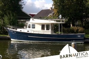 Wir sind sehr zufrieden mit der Hilfe, die wir von Arthur erhalten haben, als wir unseren Bruijs Spiegelkotter gekauft haben. Das begann damit, unsere Wünsche scharf zu machen und "ein Boot zu bauen". Wir hatten eine Menge Spaß beim Beobachten von Booten und Arthur hat auch geholfen, zu urteilen, zu verhandeln und sogar jemanden zu finden, der zu uns passt, um zu unterrichten. Danke für Ihre Hilfe und wir werden uns zweifellos wiedersehen.